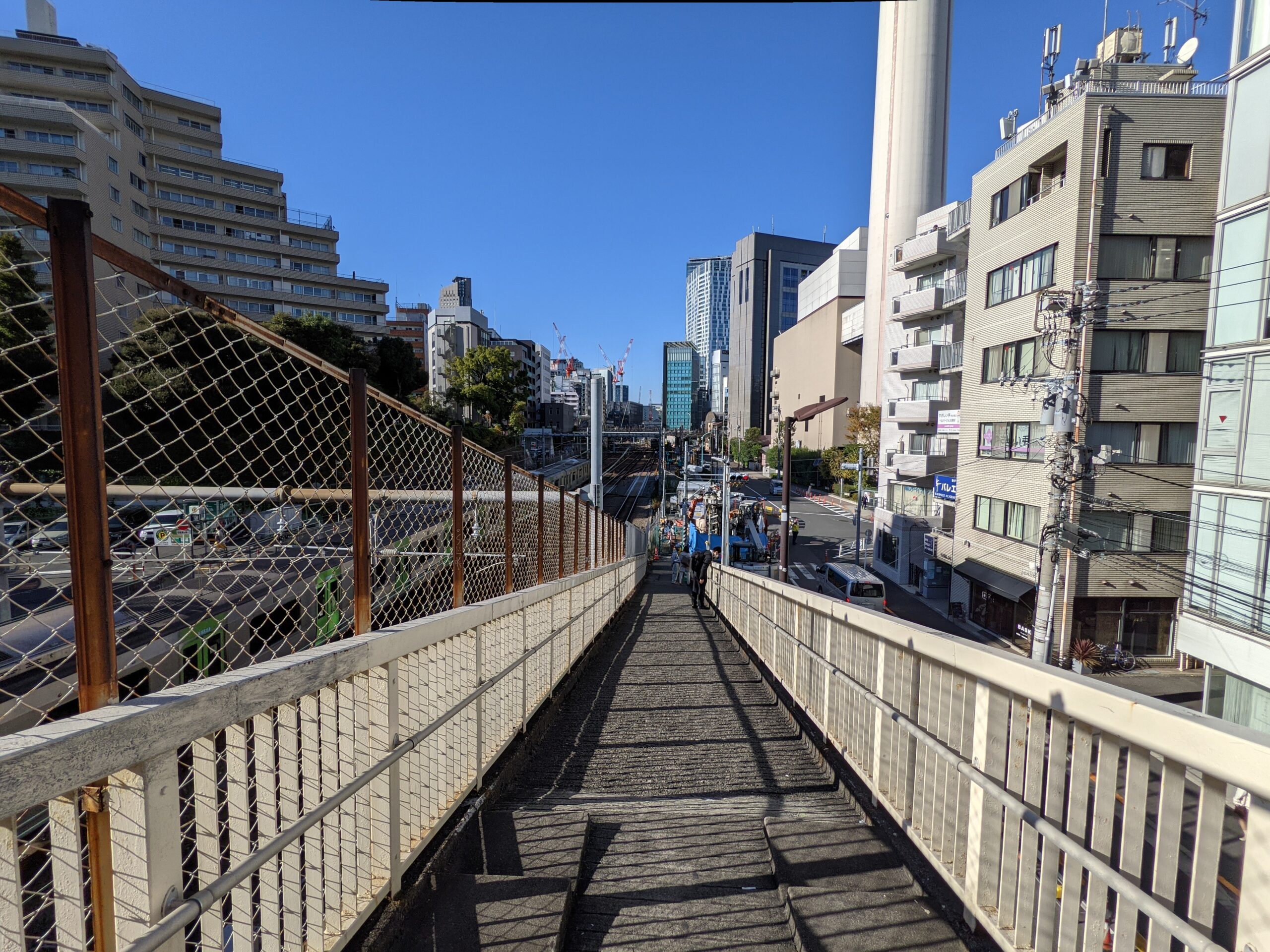 渋谷 四反道跨線人道橋の階段