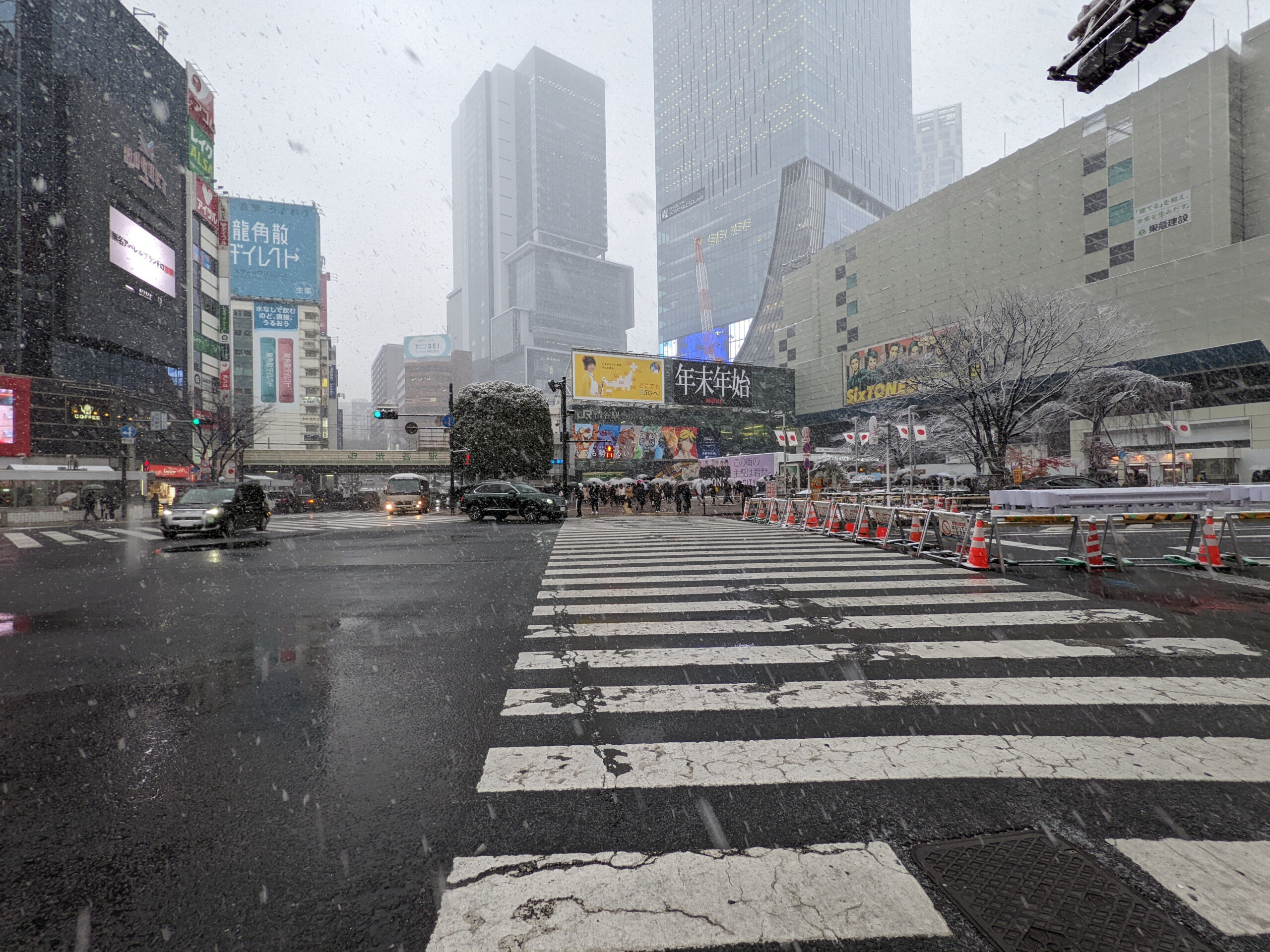 雪の日の渋谷スクランブル交差点 5枚目
