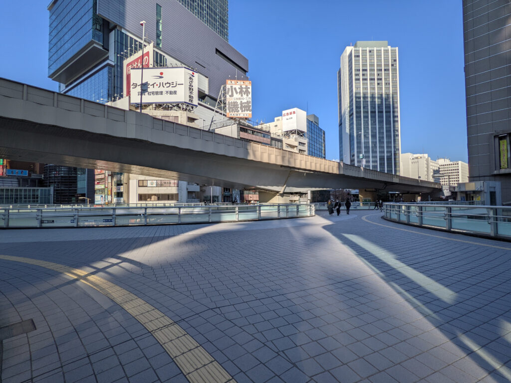 渋谷駅東口歩道橋の風景 2枚目